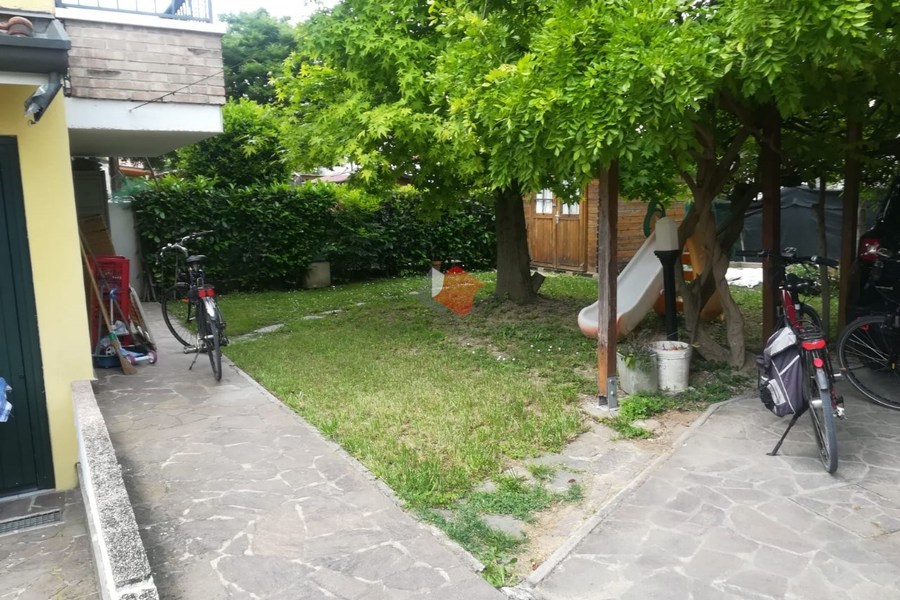 esterno giardino - Schiera di testa Martellago (VE) OLMO, VICINO SCUOLE 